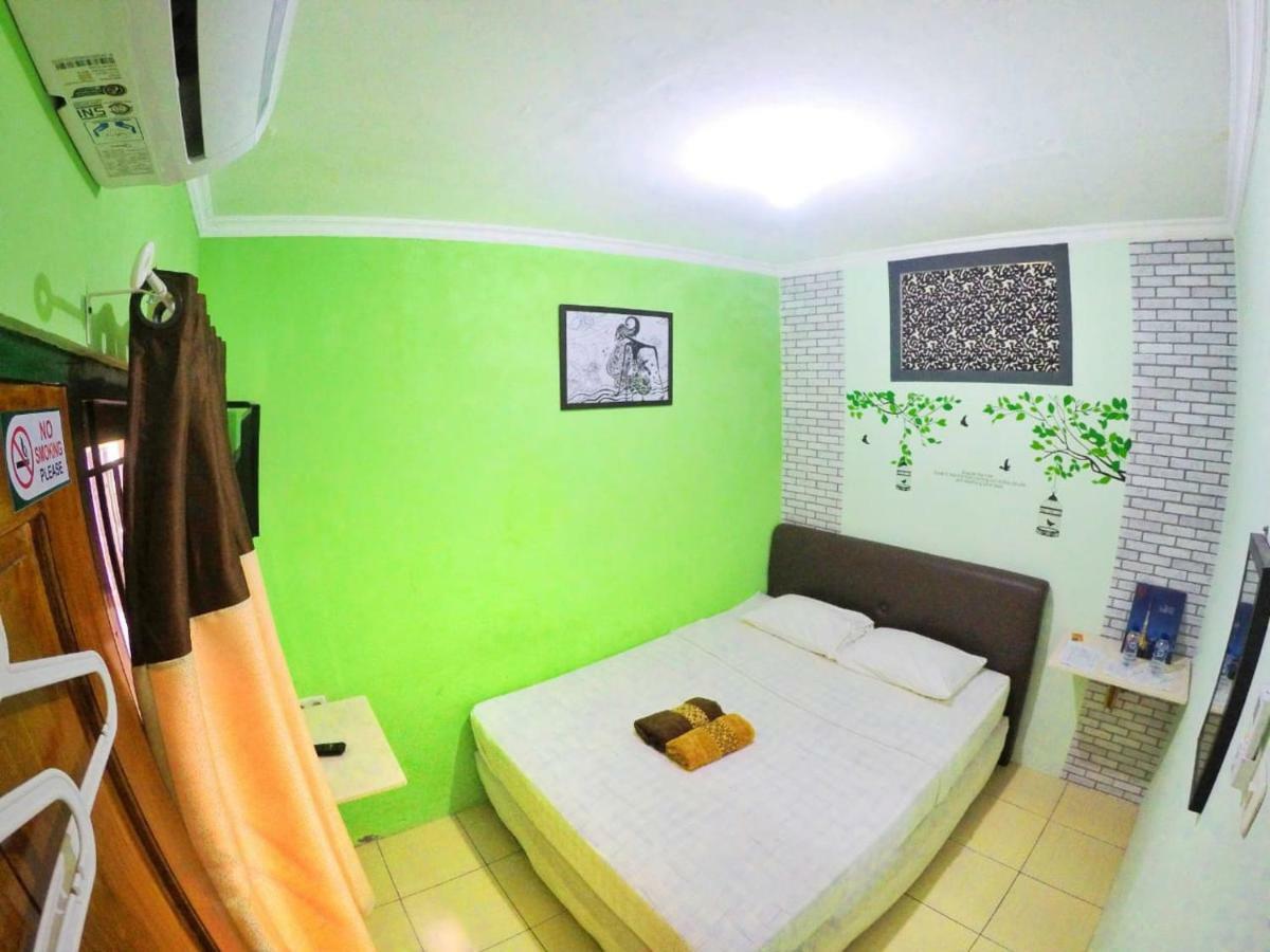 Wisma tamu Ndalem Eyang Dwijo 2*